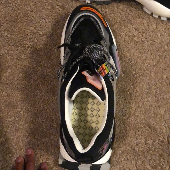 Off white shoes - Picture 4 of 4